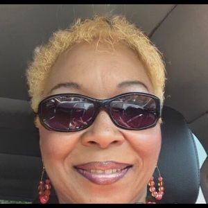 Meet your Posher, Jewel